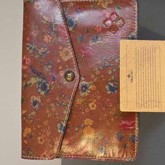 PATRICIA NASH NWT Tan Praire Rose Large Clutch - Picture 2 of 13